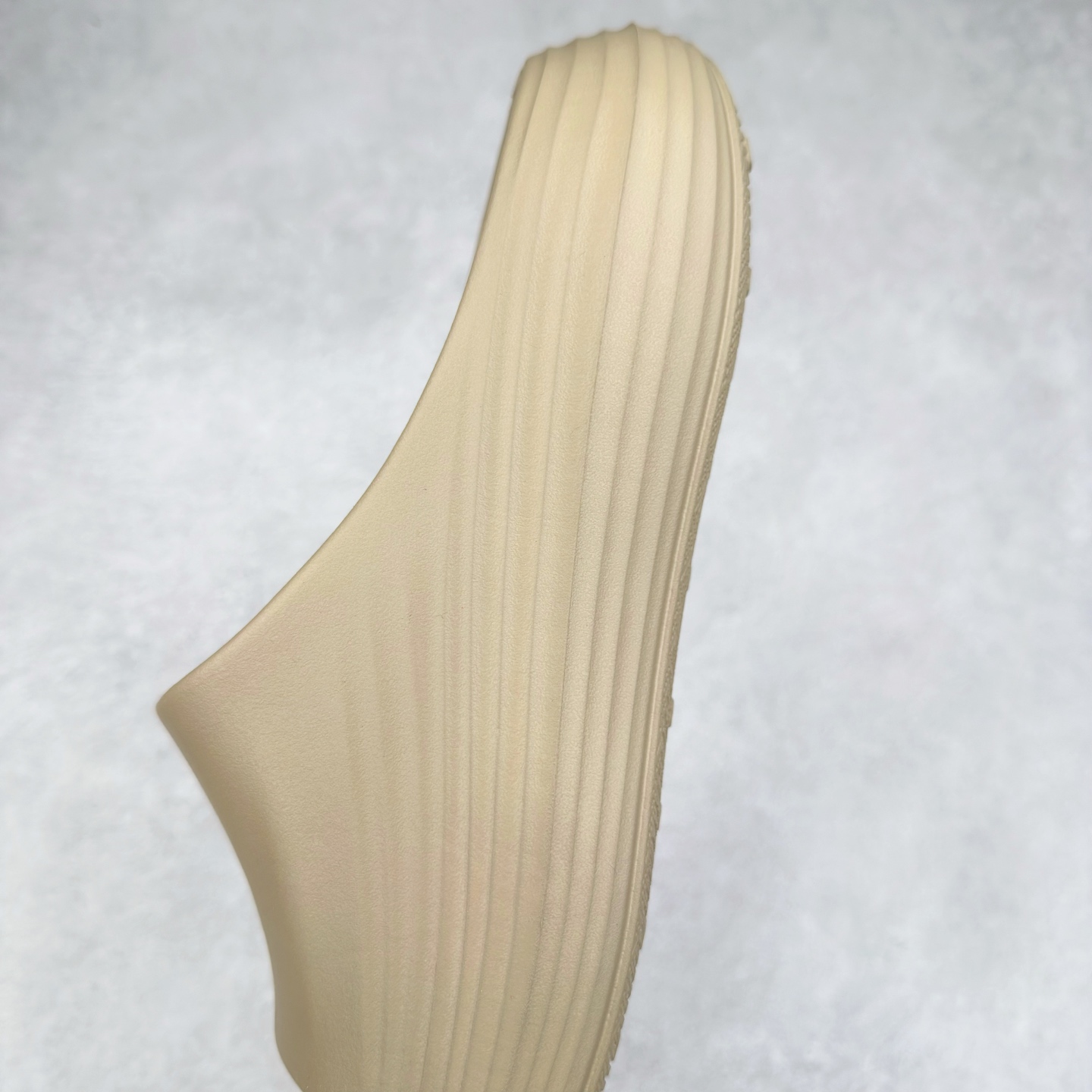 Nike ReactX Rejuven8 Simple, Comfortable and Versatile Slippers