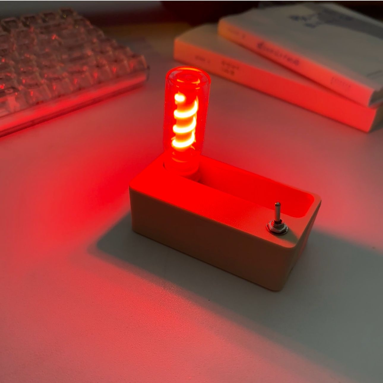ON SALE🔥Creative Magnetic Flippable Table Lamp