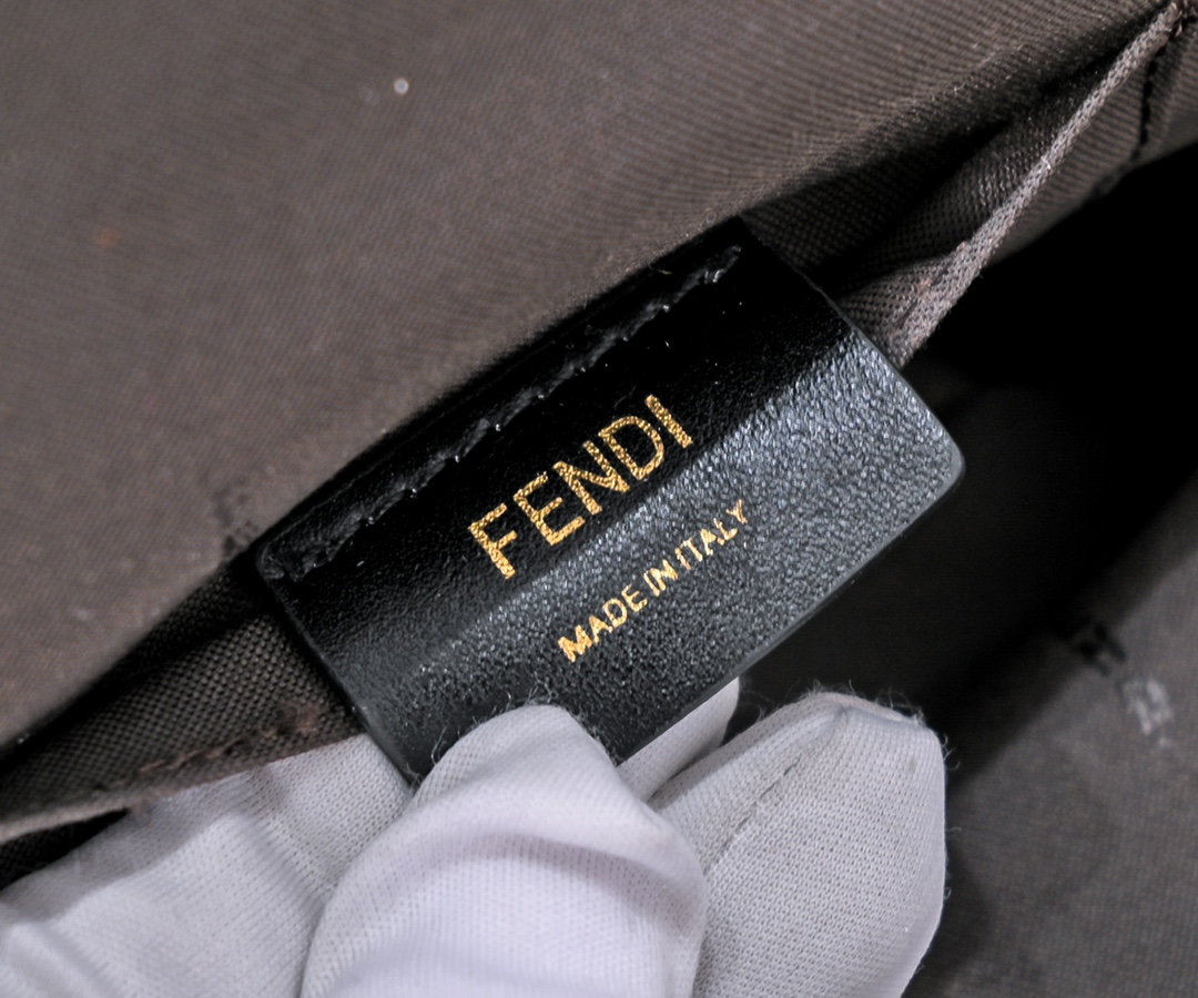 FENDI Shell Cloud Bag 7739