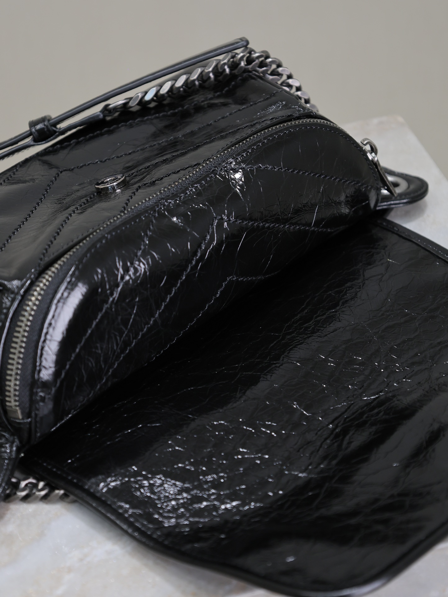 Yves Saint Laurent NIKI BODY BAG 577124