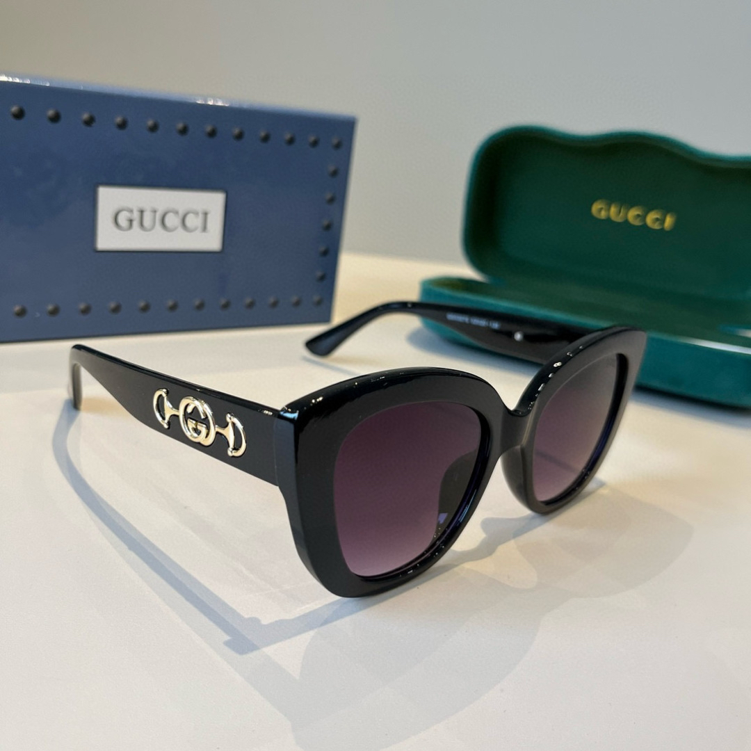 Gucci Round Frame Sunglasses