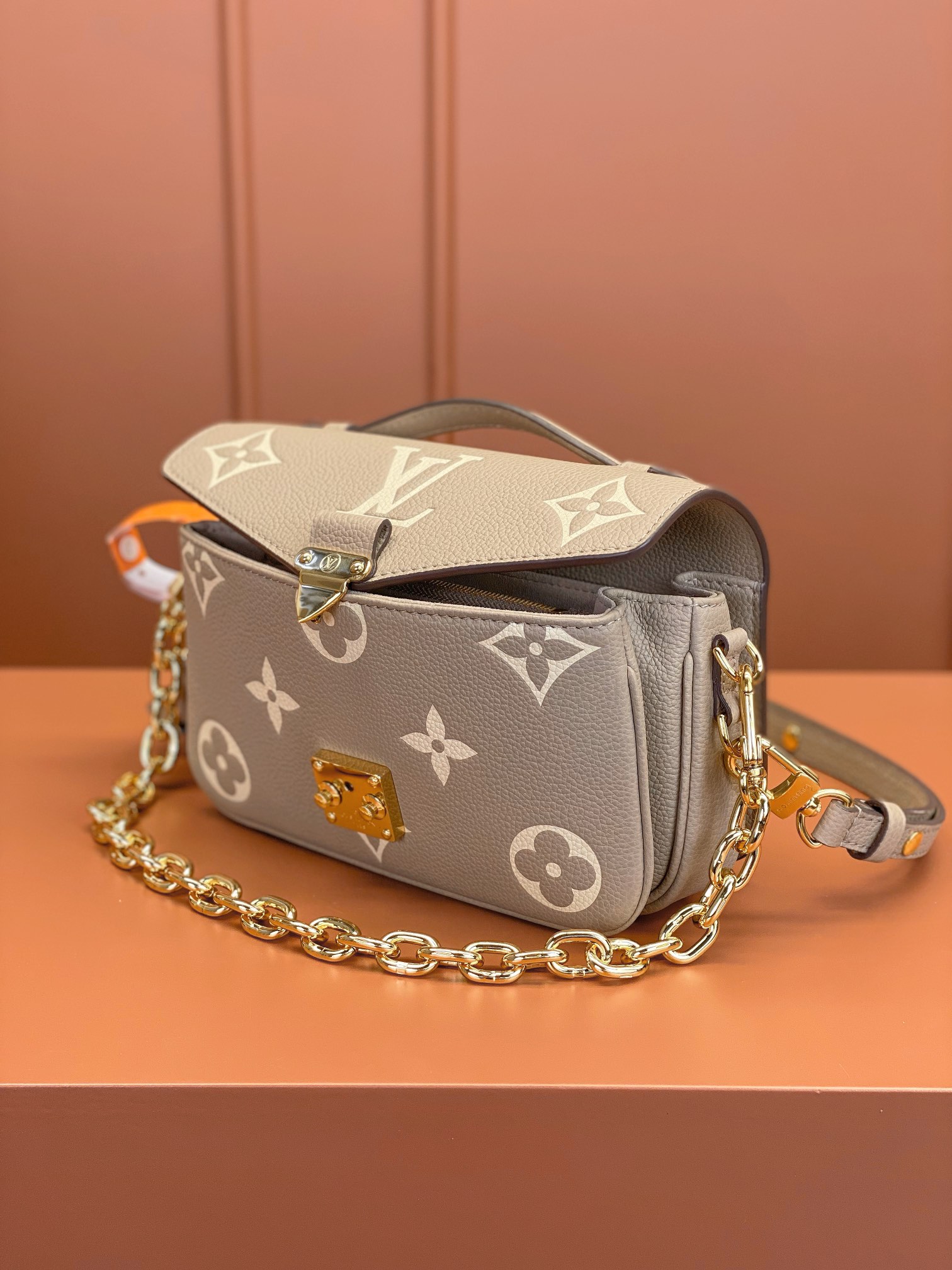 Louis Vuitton POCHETTE MÉTIS EAST WEST Bag M23081