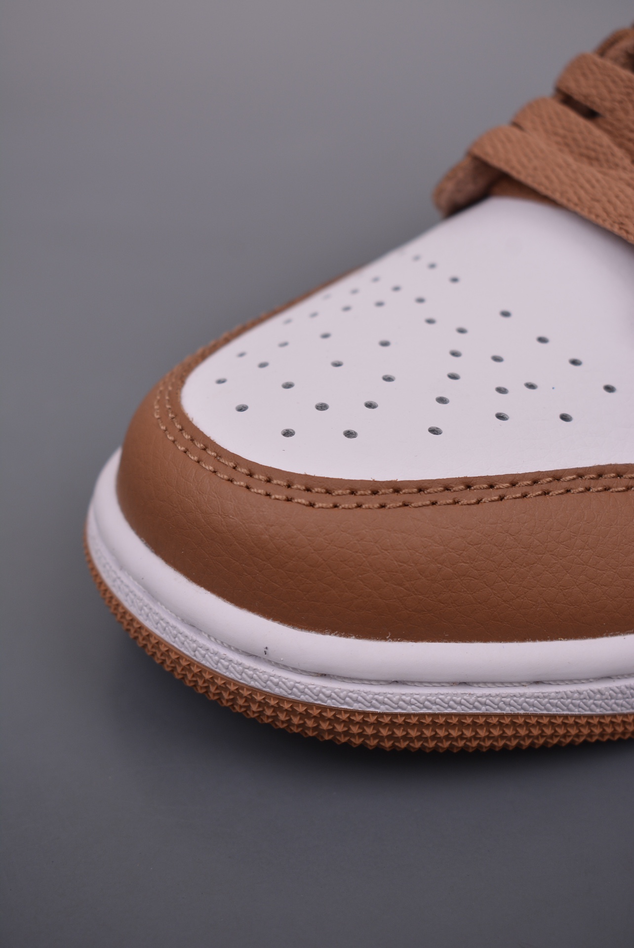 Air Jordan 1 Low GS Archaeo Brown brown and white DC0774-202