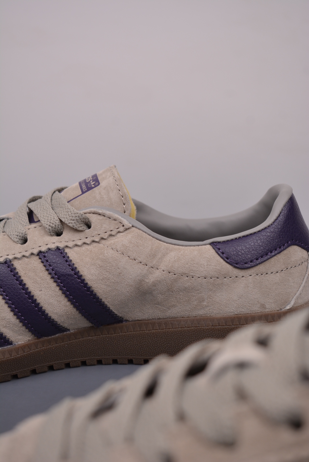 Adidas Originals Bermuda Trainers Suede Grey JI4280