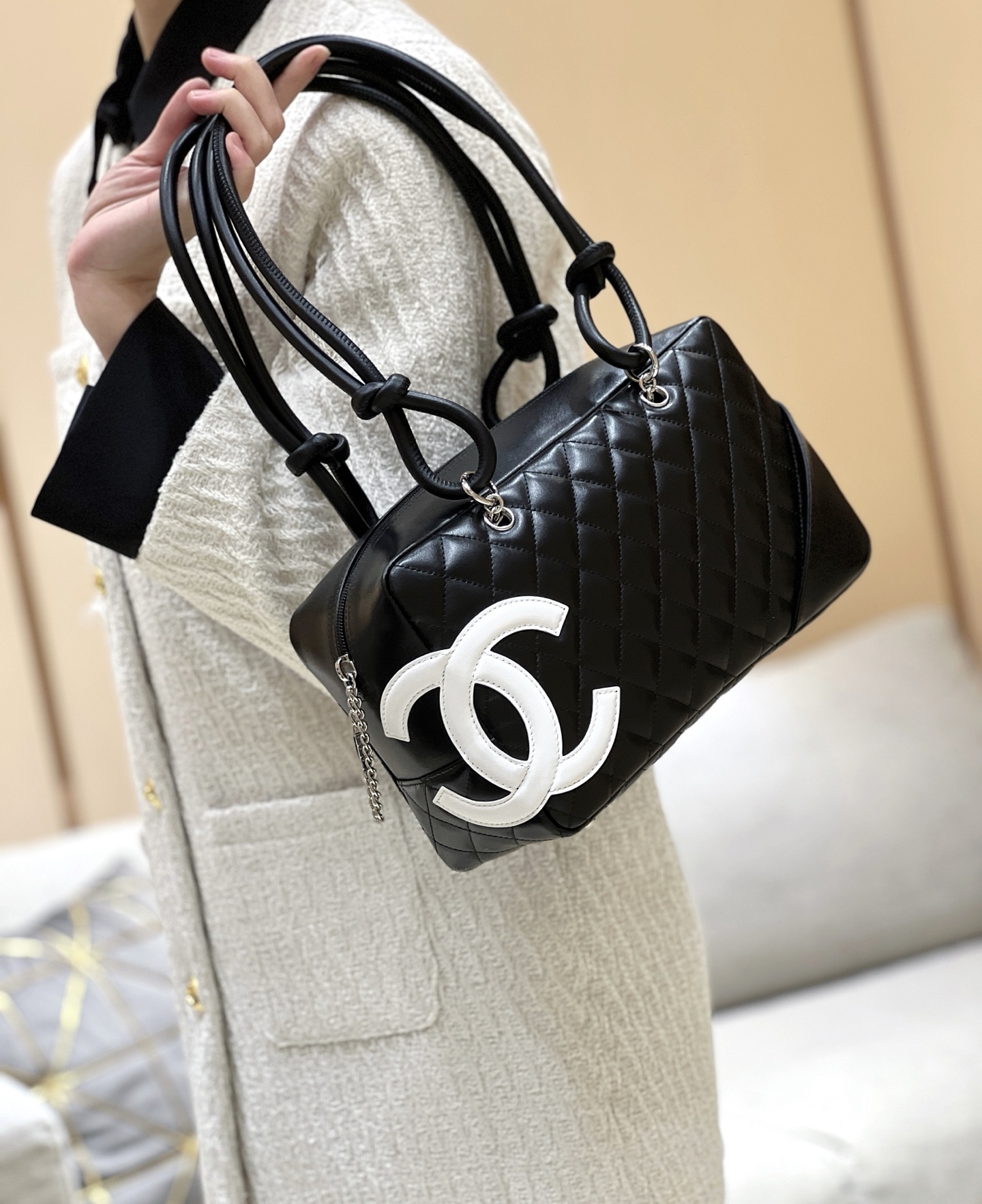 Chanel Used Kangpeng Large Pillow Bag A25171