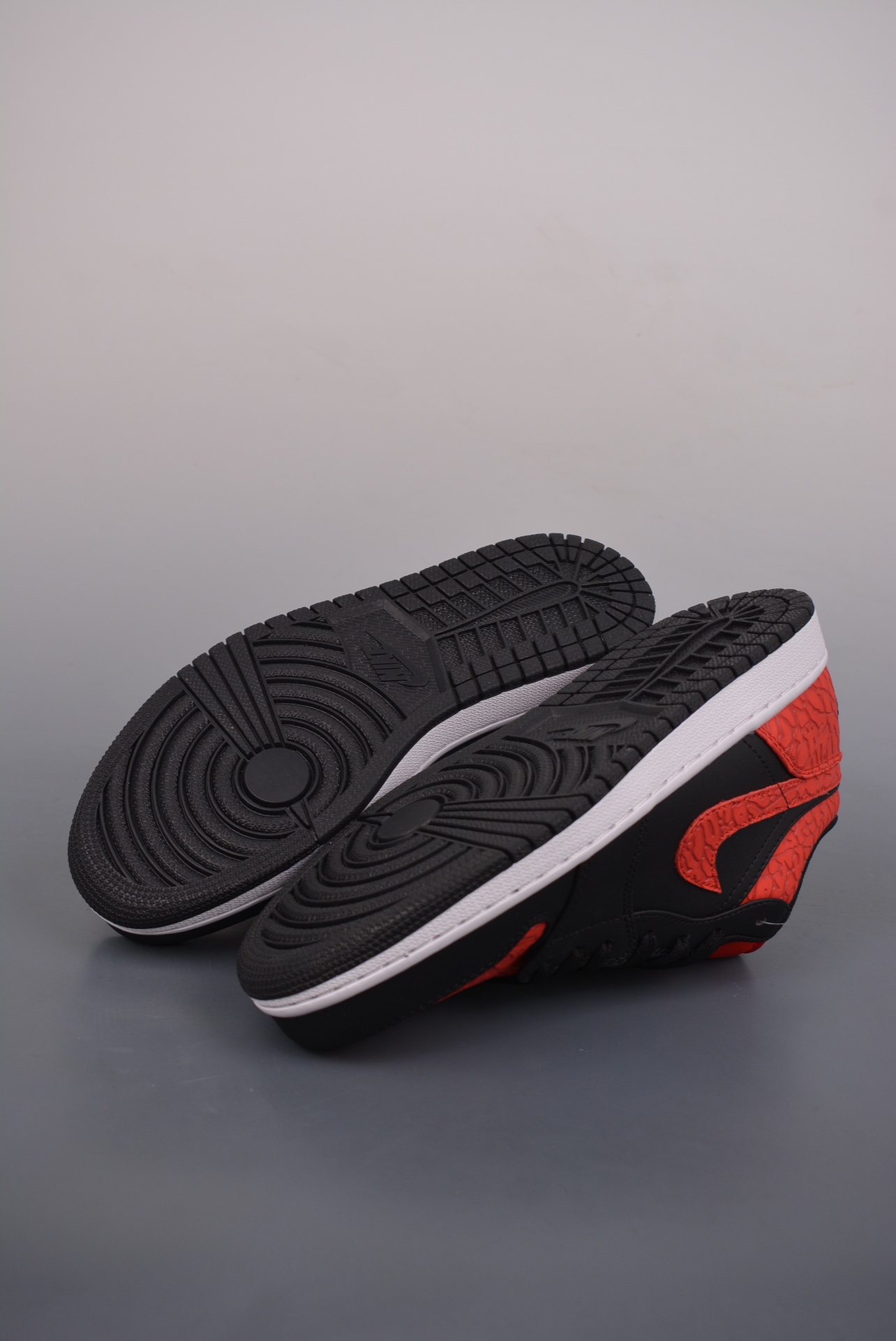 Air Jordan 1 Low Black and Red Cracked 553558-013