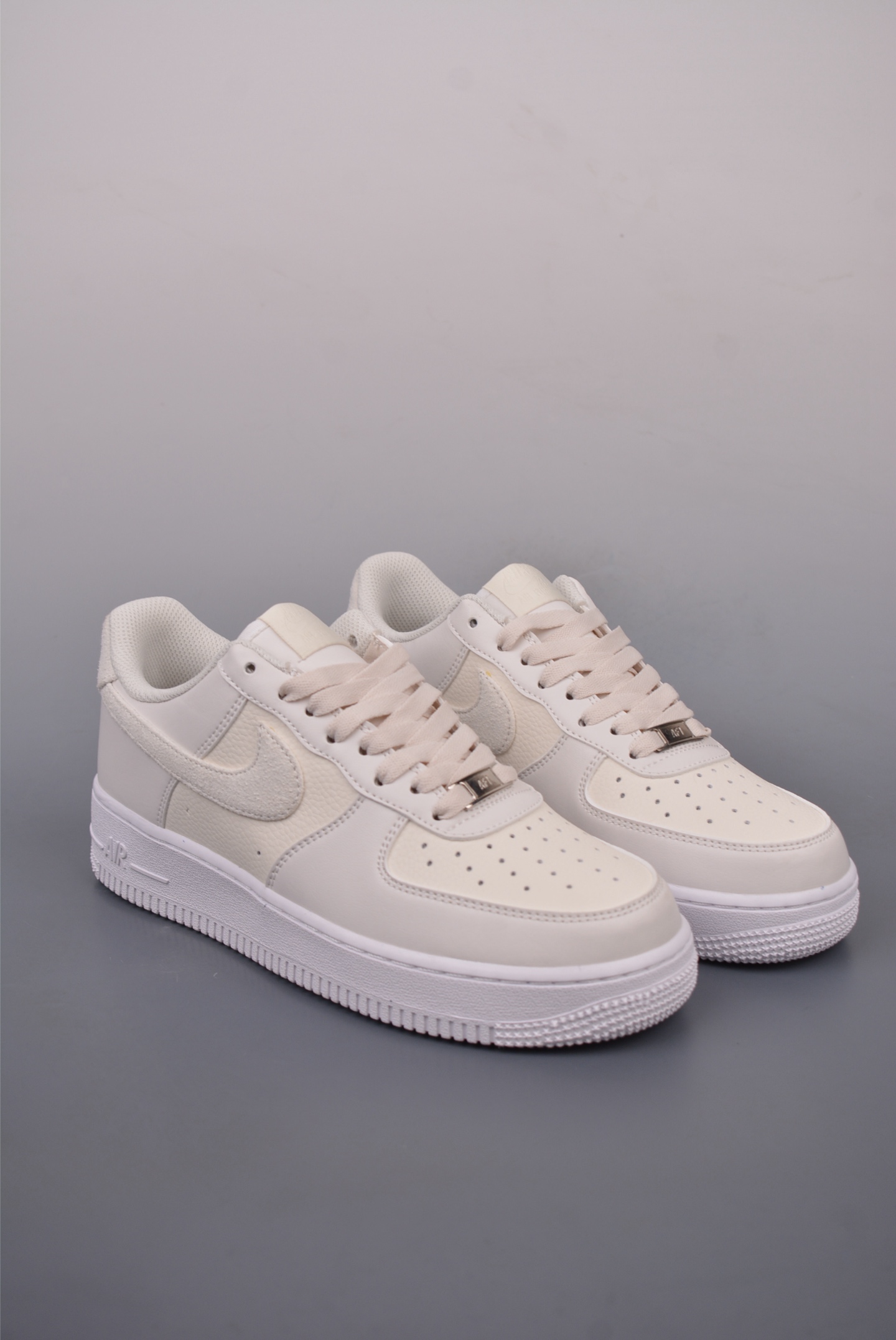 Nike Air Force 1´07 Low sports shoes off-white HQ3905-001