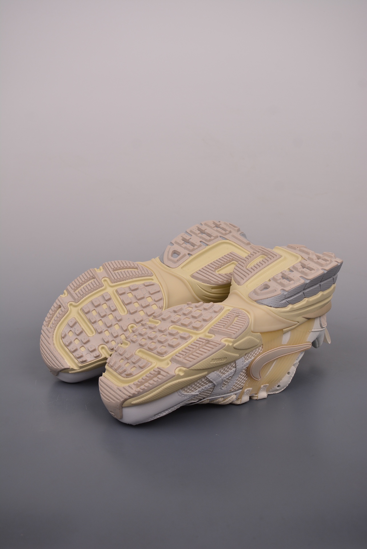 NIKE V2K Runtekk White Pink Khaki HQ1512-110