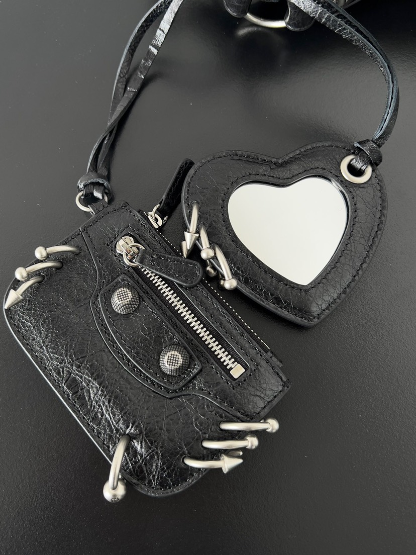 Balenciaga Le Cagole handbags
