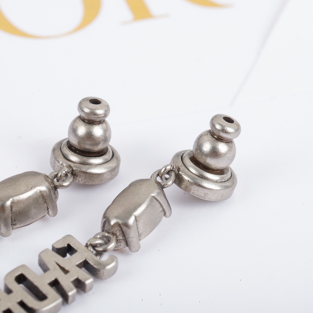 Dior Oval Pearl Earrings