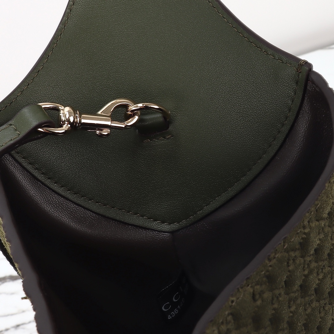 Gucci B large shoulder bag 815924 AAEE7 3027