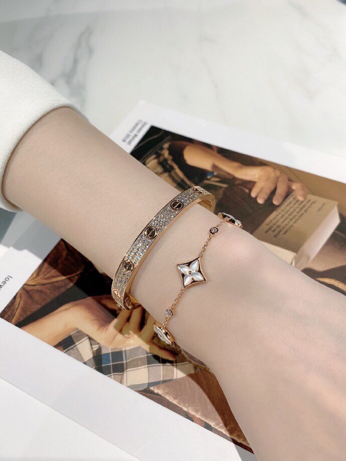 Louis Vuitton Four Flower Bracelet
