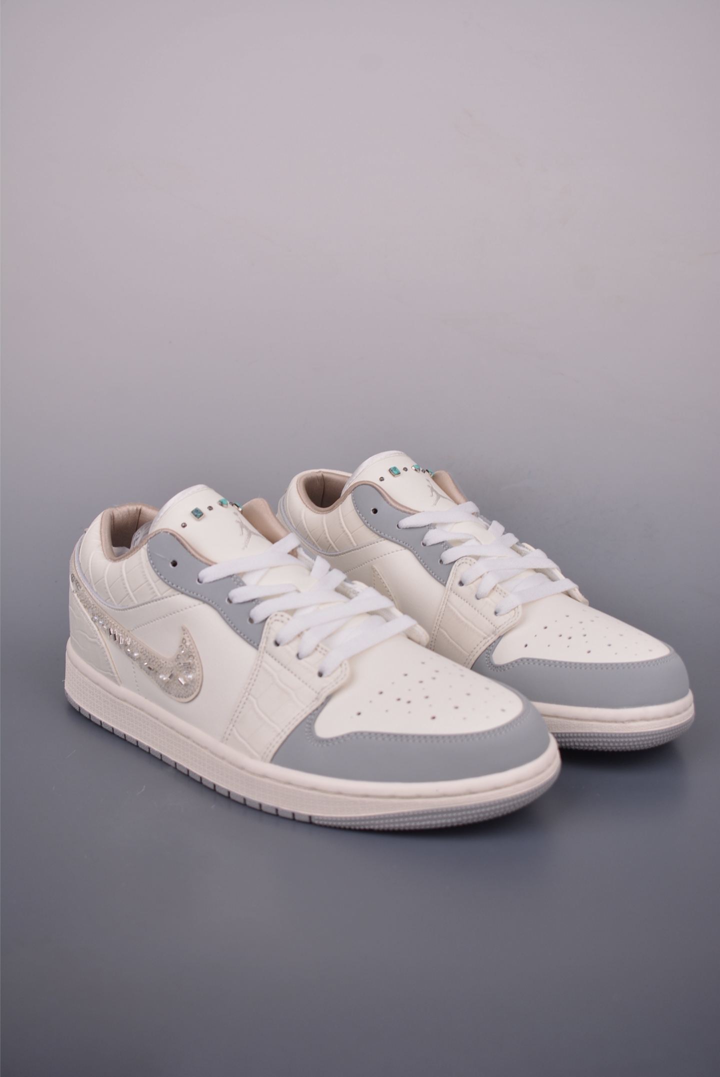 Air Jordan 1 Low 