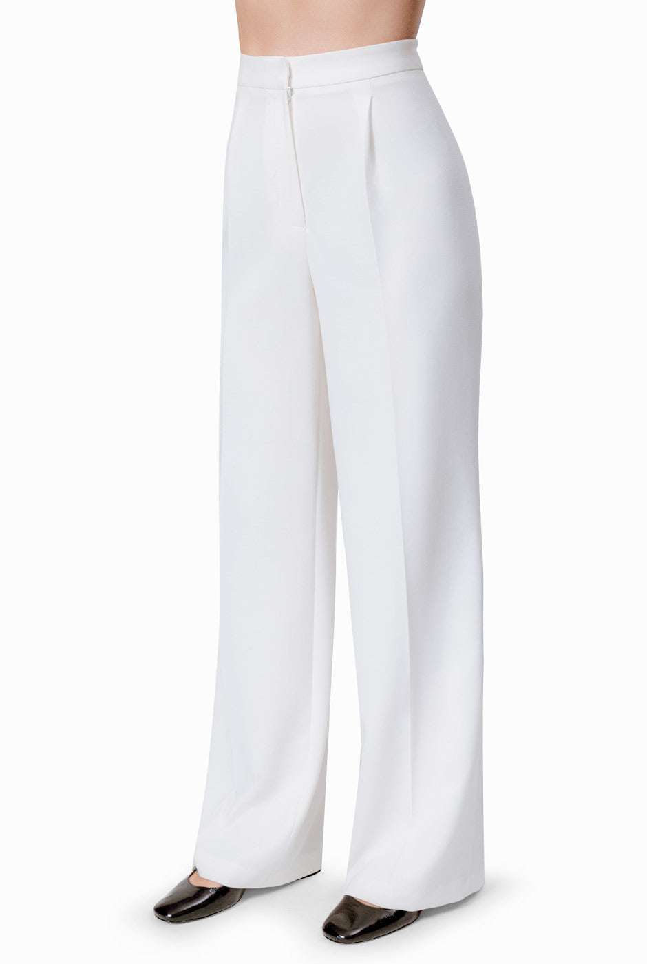 Pantalon sastreado y pierna ancha