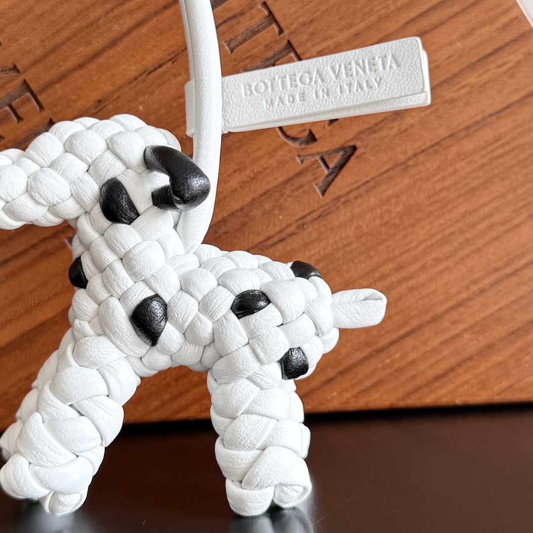 Bottega Veneta 2025 New Puppy Shape Pendant 807068