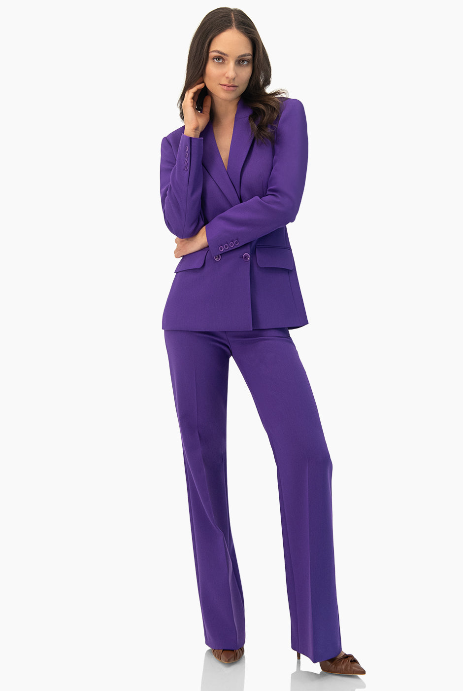 Pantalon recto en tono morado
