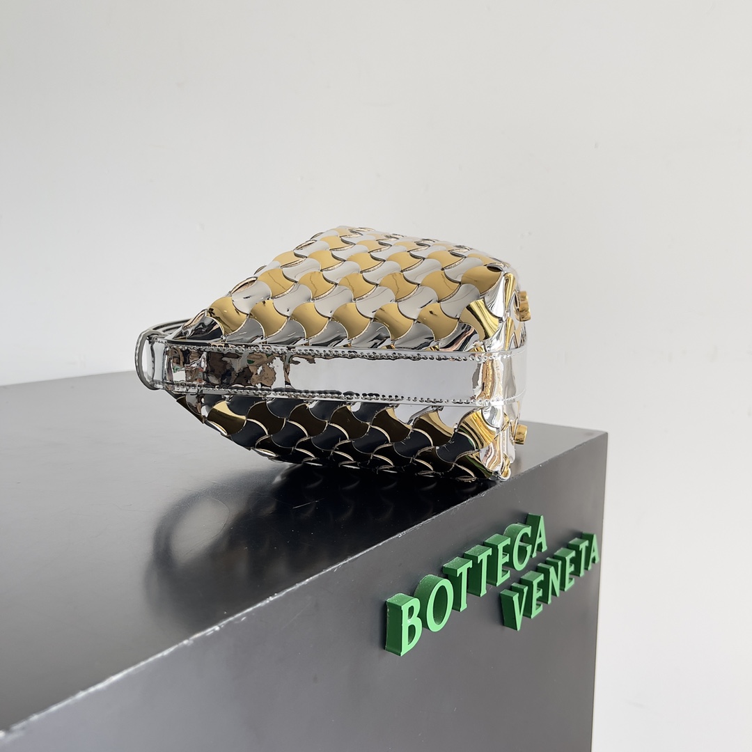 Bottega Veneta Year of the Snake Limited Edition Wallace Handbag 754443