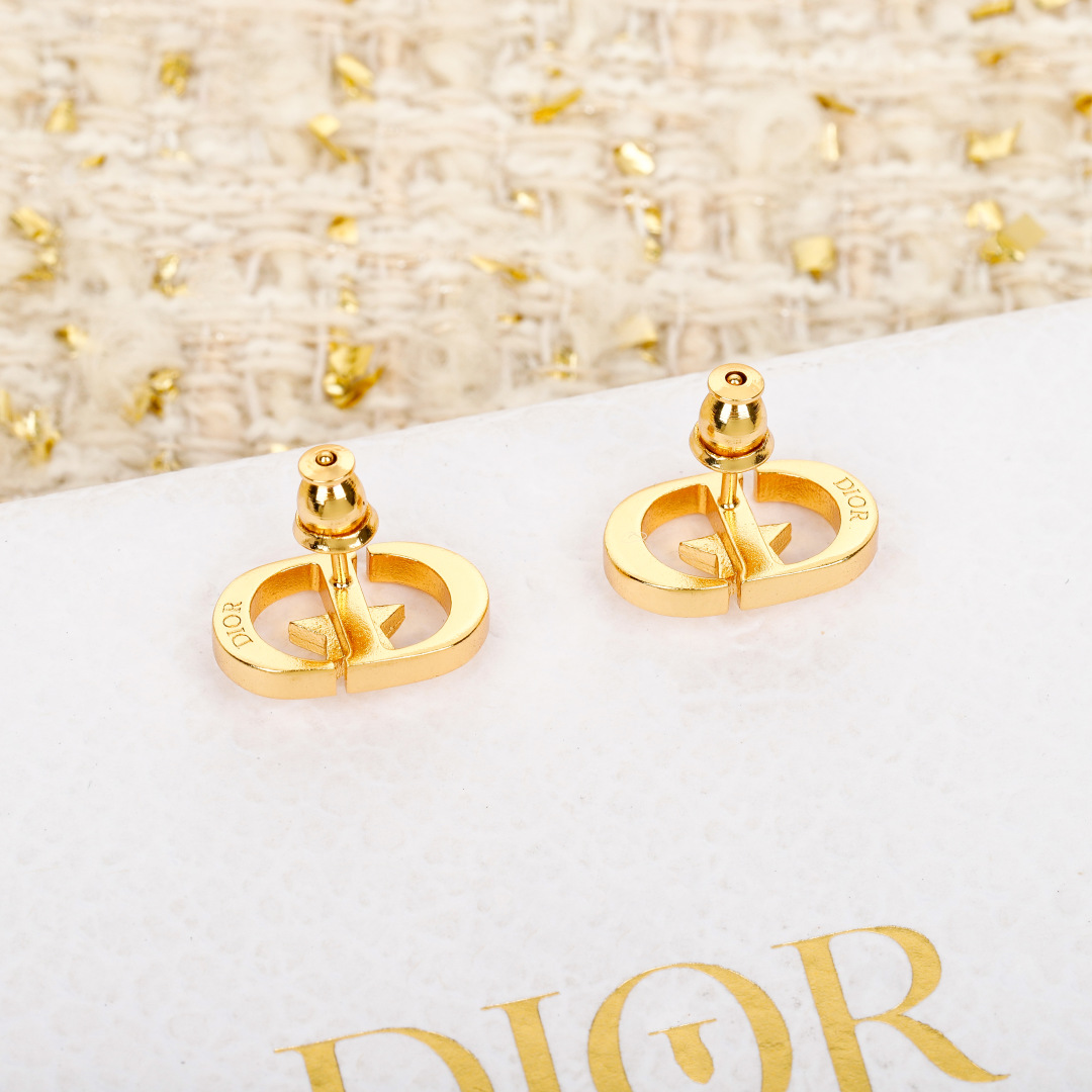 Dior star cd earrings