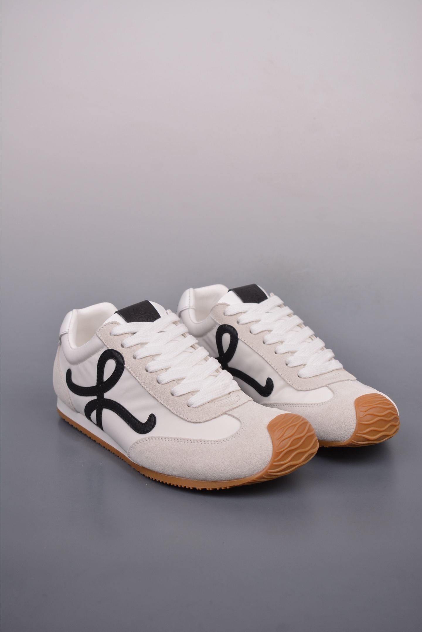 Loewe Ballet Runner 2.0 Sneakers Beige White Black M816282XB3-2101