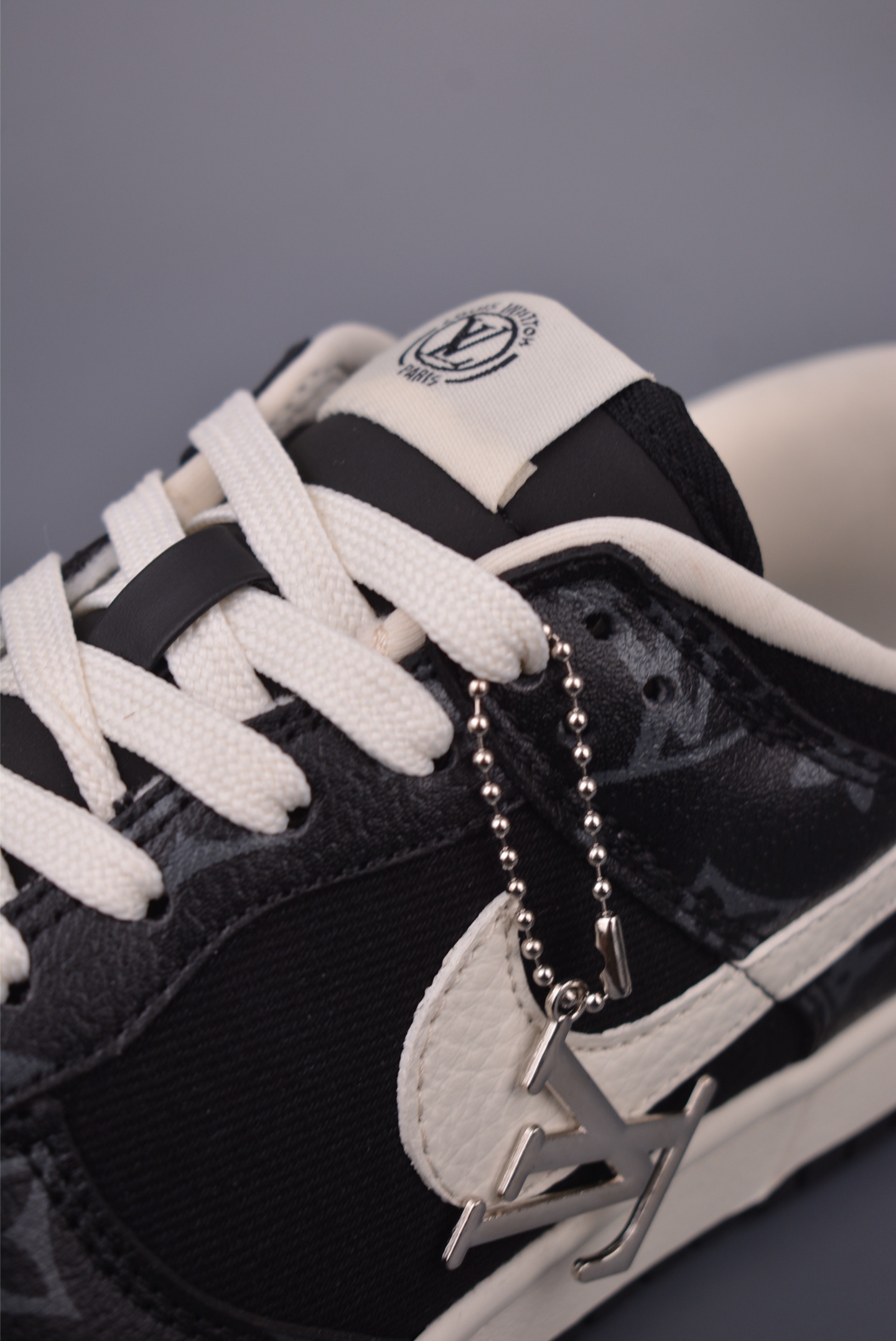 LV x Nike SB Dunk Low 