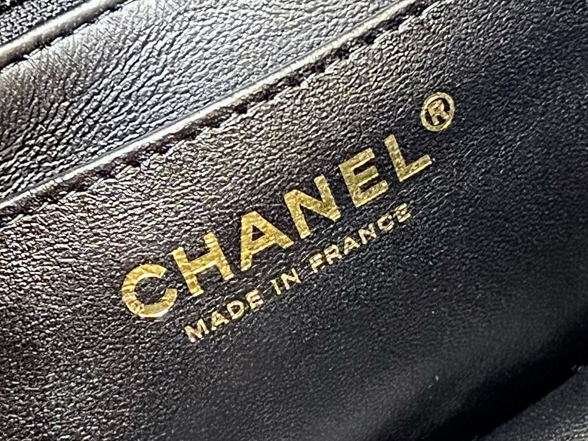 Chanel 22b autumn and winter new preview series cf mini handle AS2431