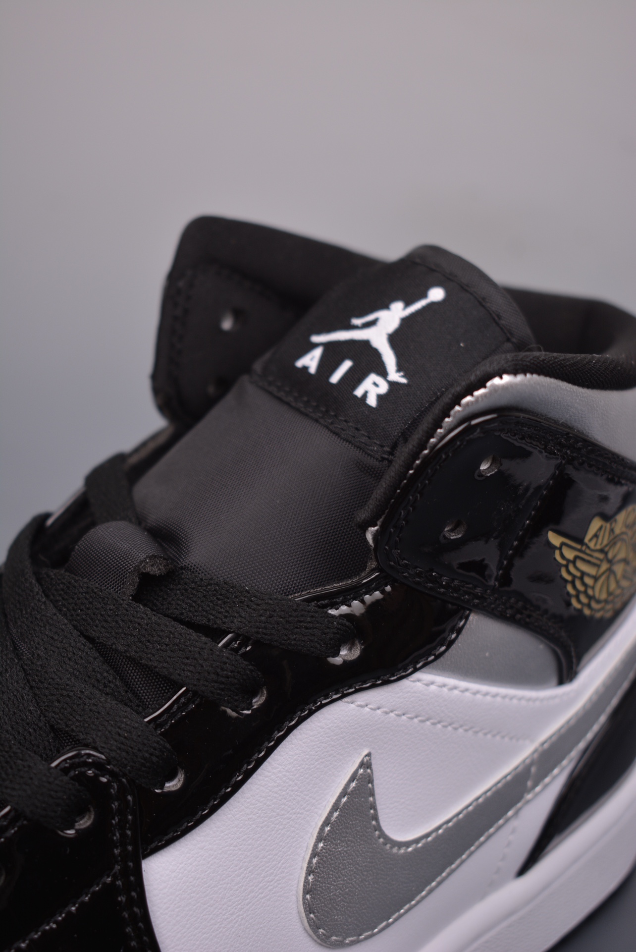 Air Jordan 1 Mid Black Silver HV0789-010