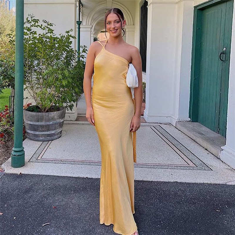 Yellow Fashionable sexy girl sleeveless slanting collar hollow backless high-waisted slim dress dress