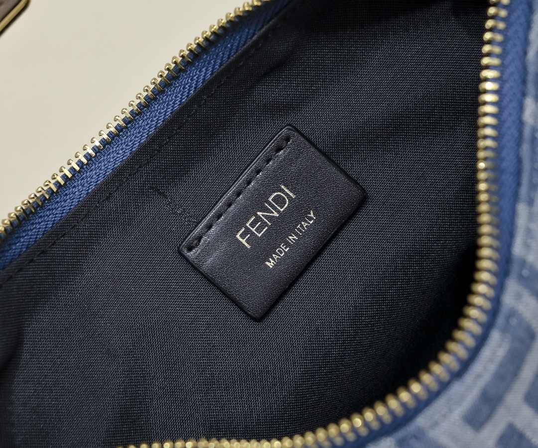 FENDI gray underarm large bag 2196