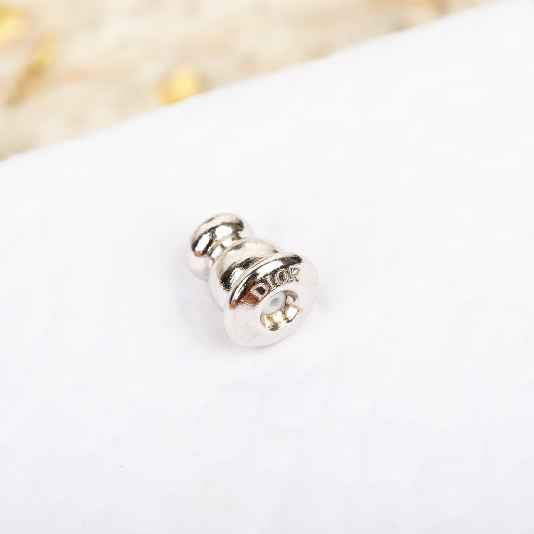 Dior star pearl earrings