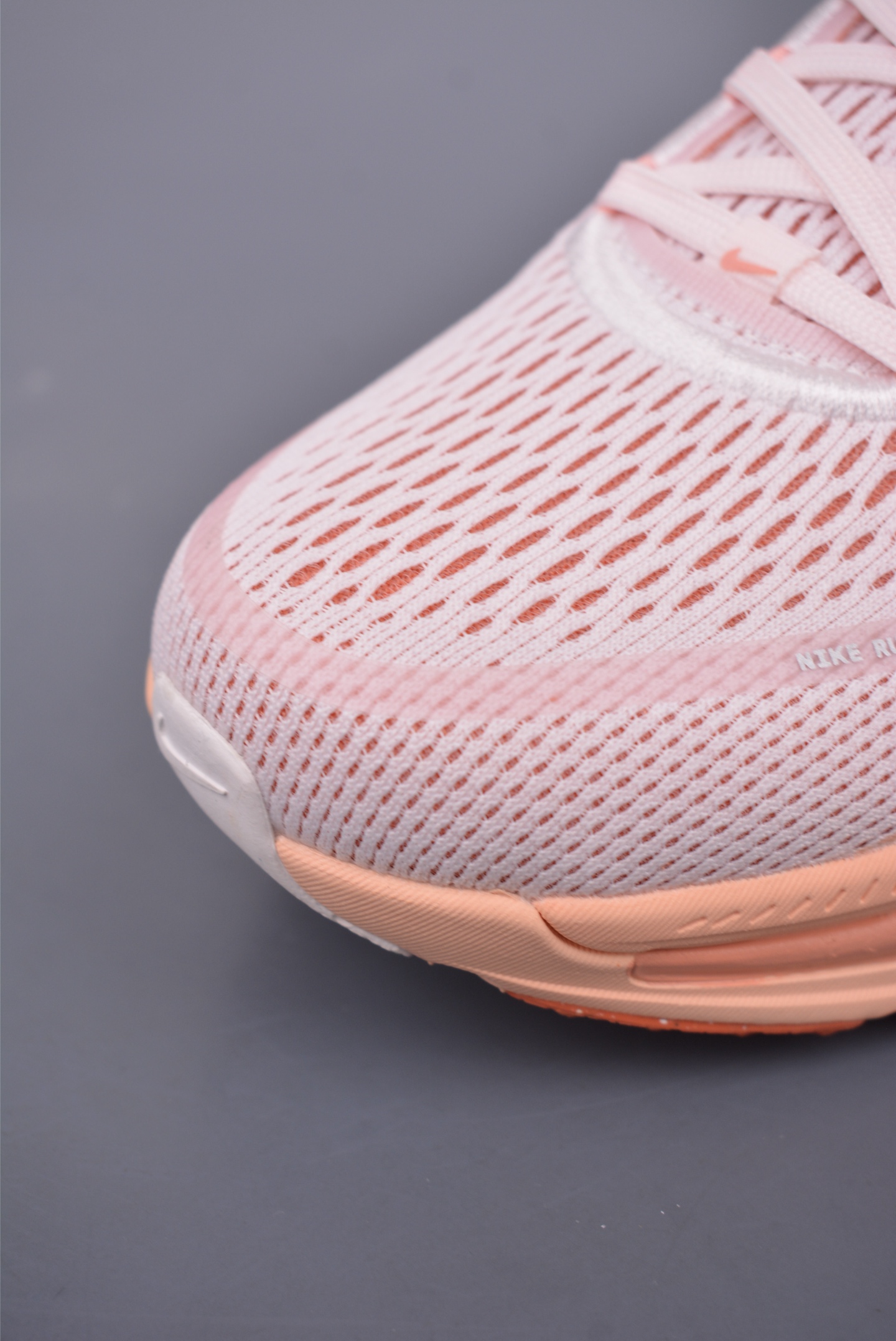 Nike Vomero 18 ZoomX Running Shoes Light Pink HM6804-601