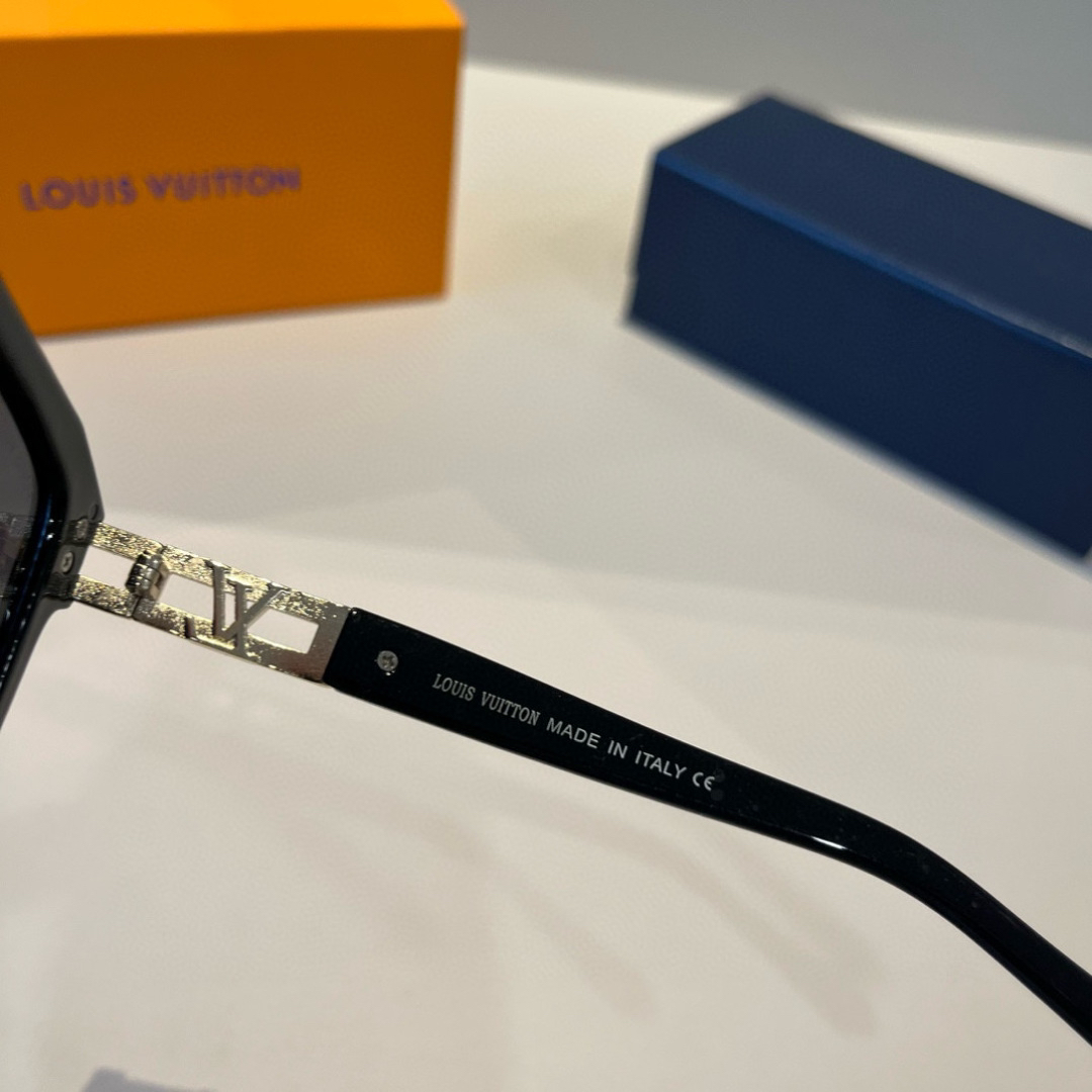 Louis Vuitton square-frame sunglasses