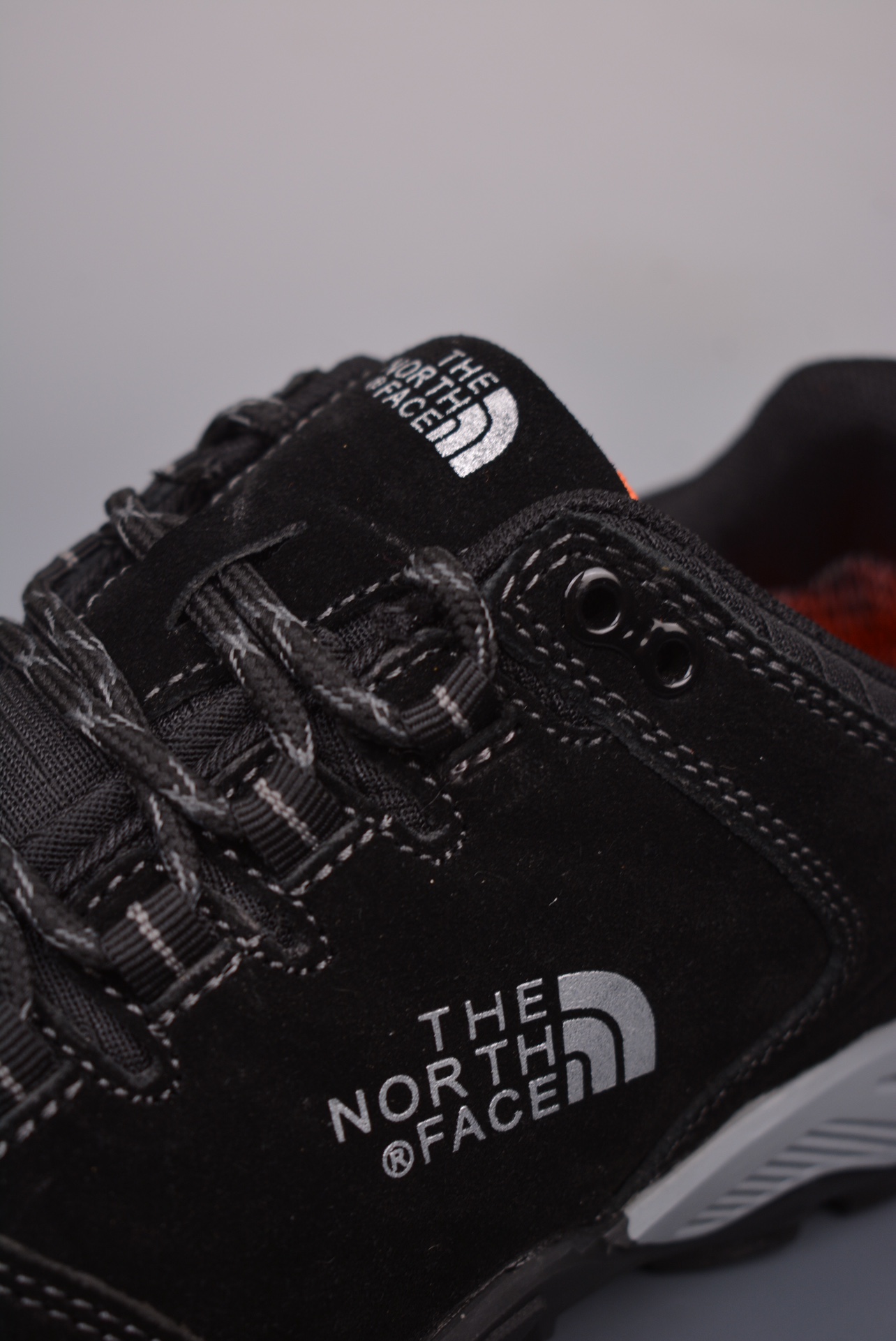 The North Face Cedar Mesa Low Hiking Shoes Black Silver Gray AACNW6T7 869B