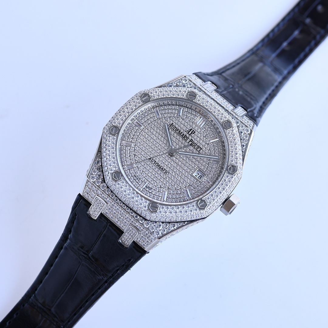 Audemars Piguet Royal Oak Series 15510OR.OO.D002CR.02