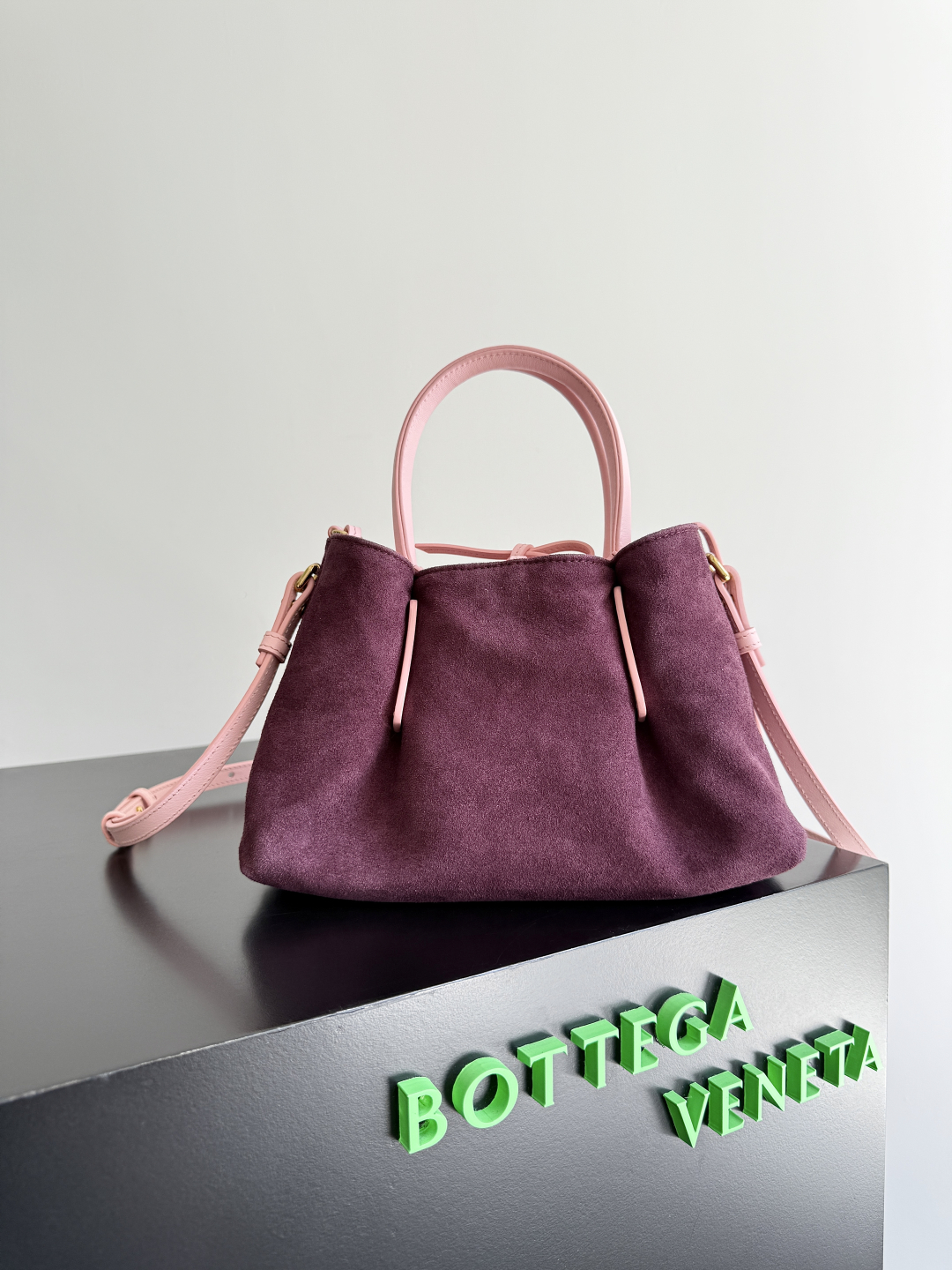 BOTTEGA VENETA 2025 PINACOTECA Small Bag 819004