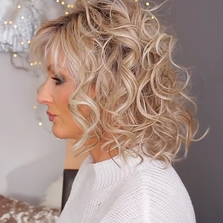 2024 EDITOR'S PICK WIG BY RAQUEL WELCH