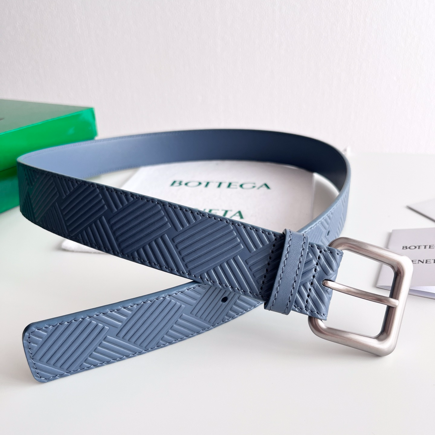 Bottega Veneta embossed cowhide double-sided belt 3.5cm wide