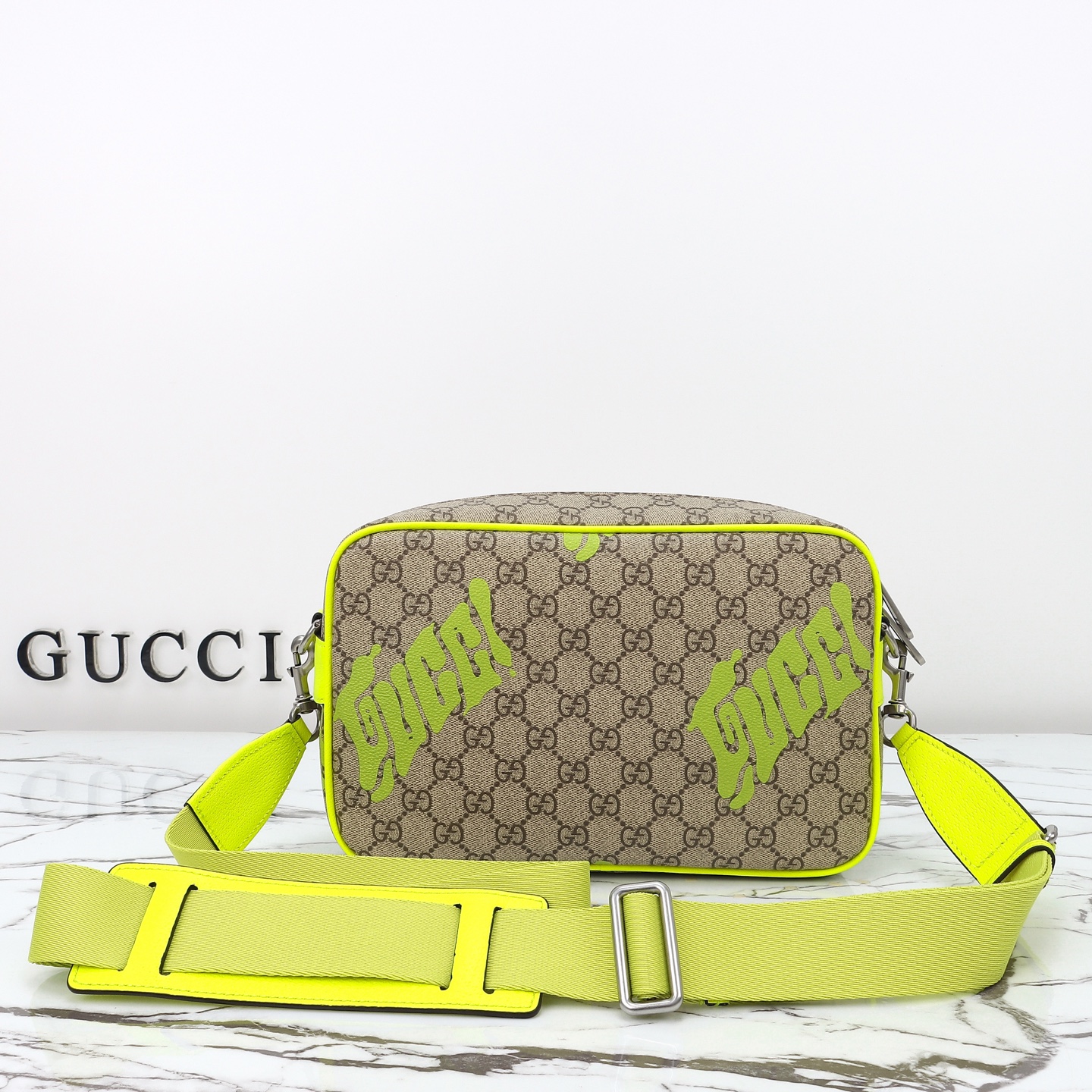 Gucci Medium crossbody bag with print 839380 FAEWN 9844
