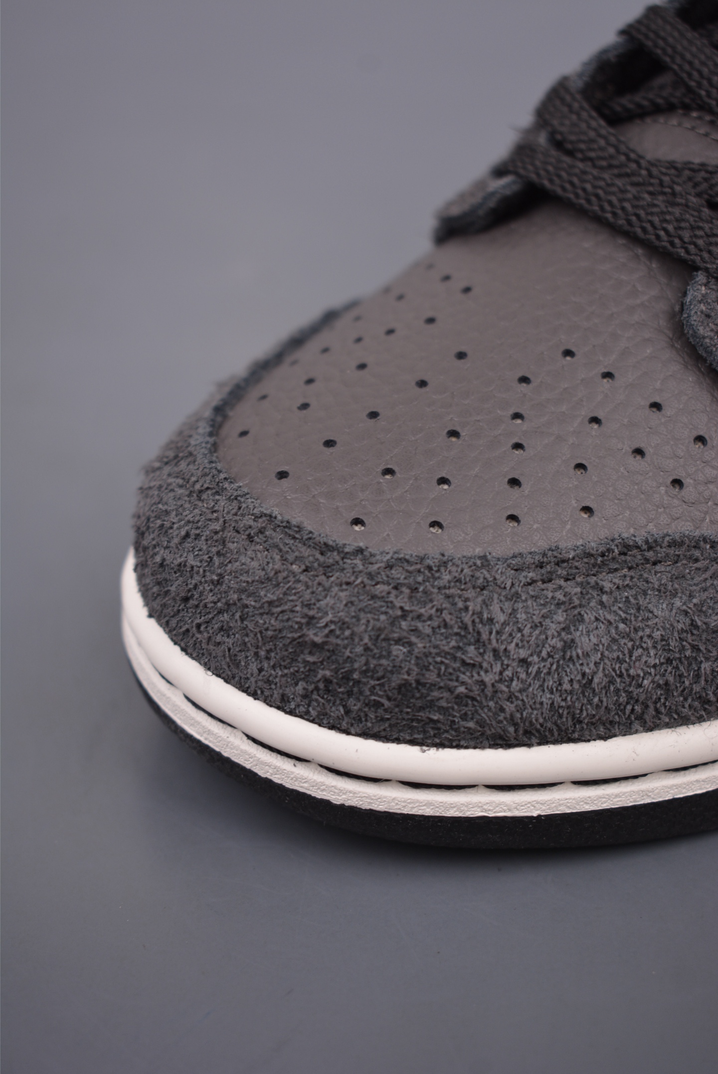Nike SB Dunk Low Retro Sneakers Suede Black HF3145-001