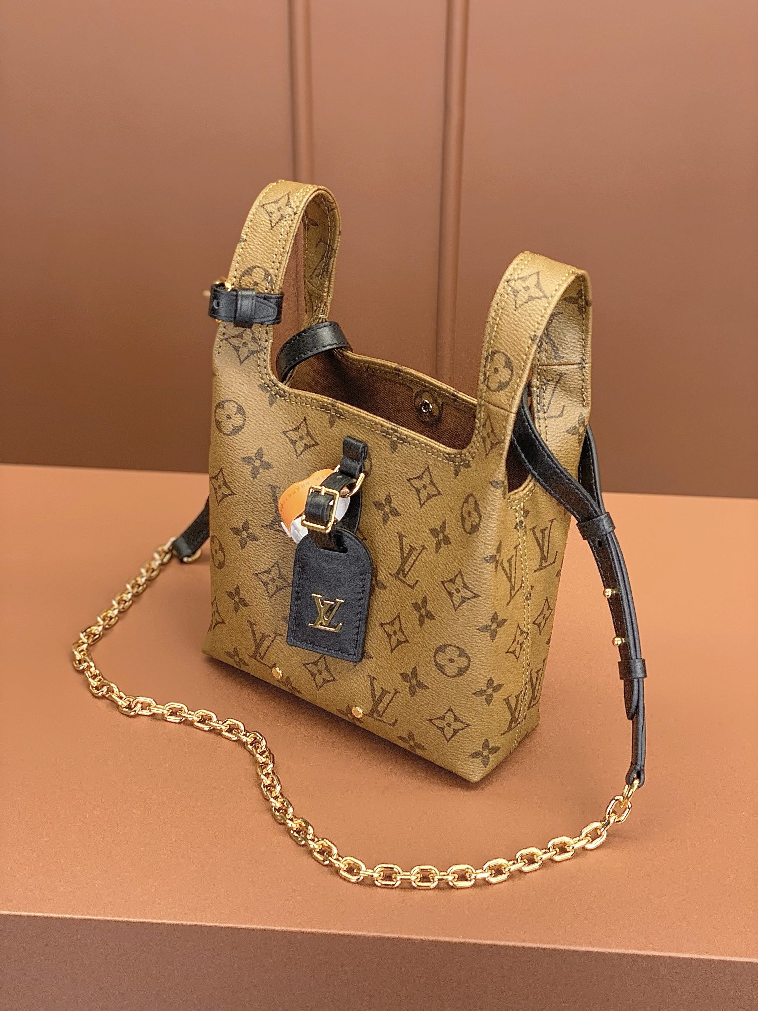 Louis Vuitton ATLANTIS BB Handbag M46816