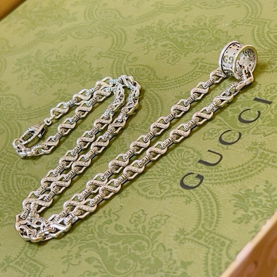 Gucci Anger Forest Series GG Hollow Ring Vintage Chain Necklace