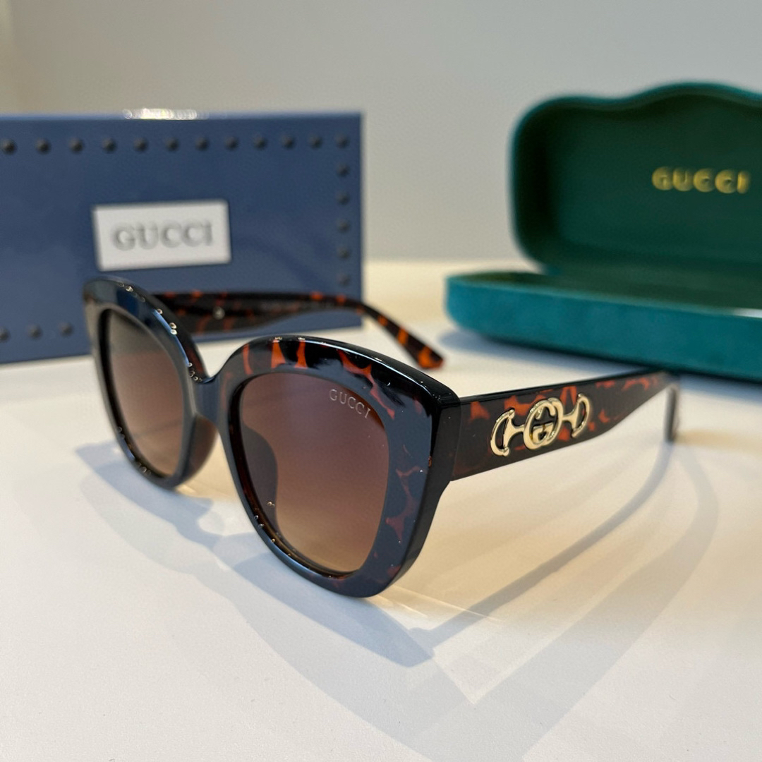 Gucci Round Frame Sunglasses