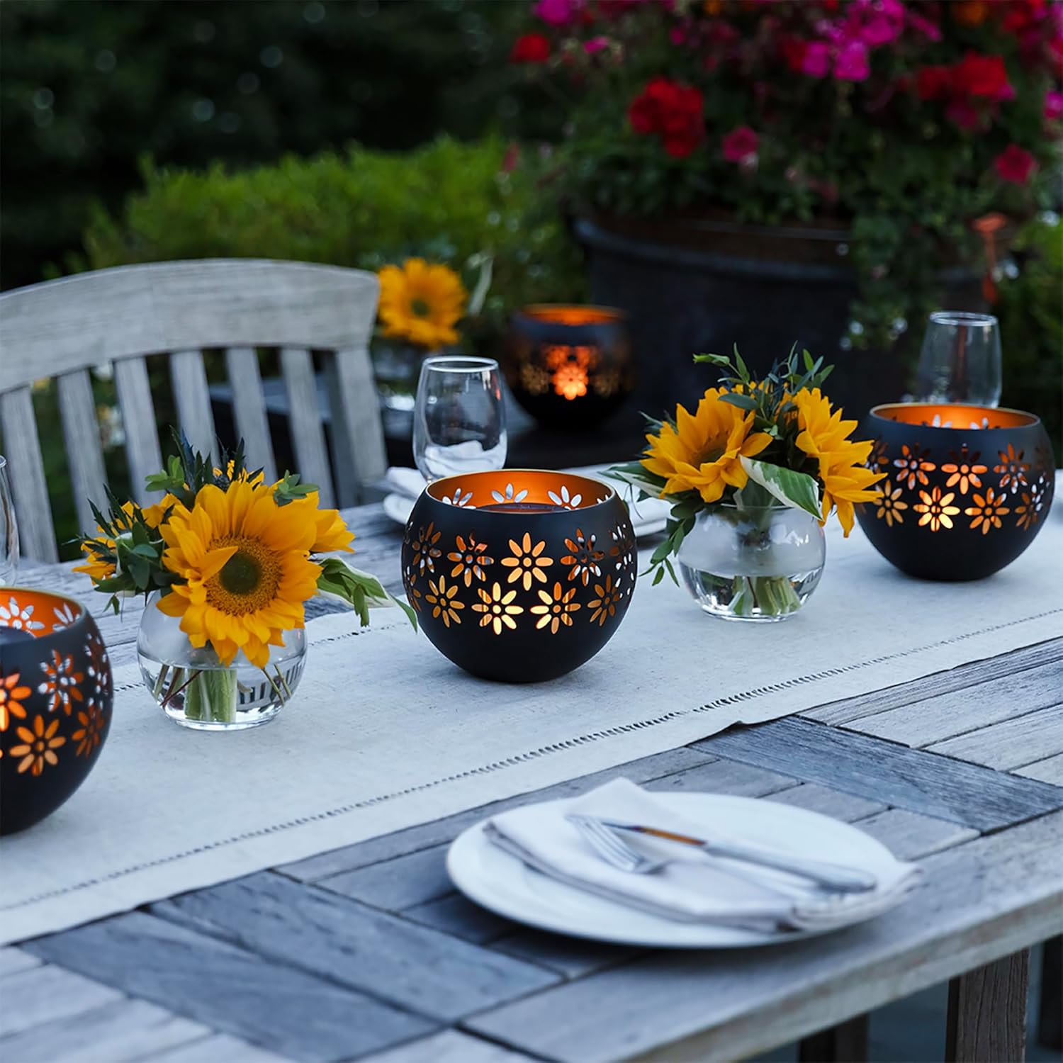 💖Last Day 49% OFF💖Decorative Metal Solar Patio Light with Flickering Flame