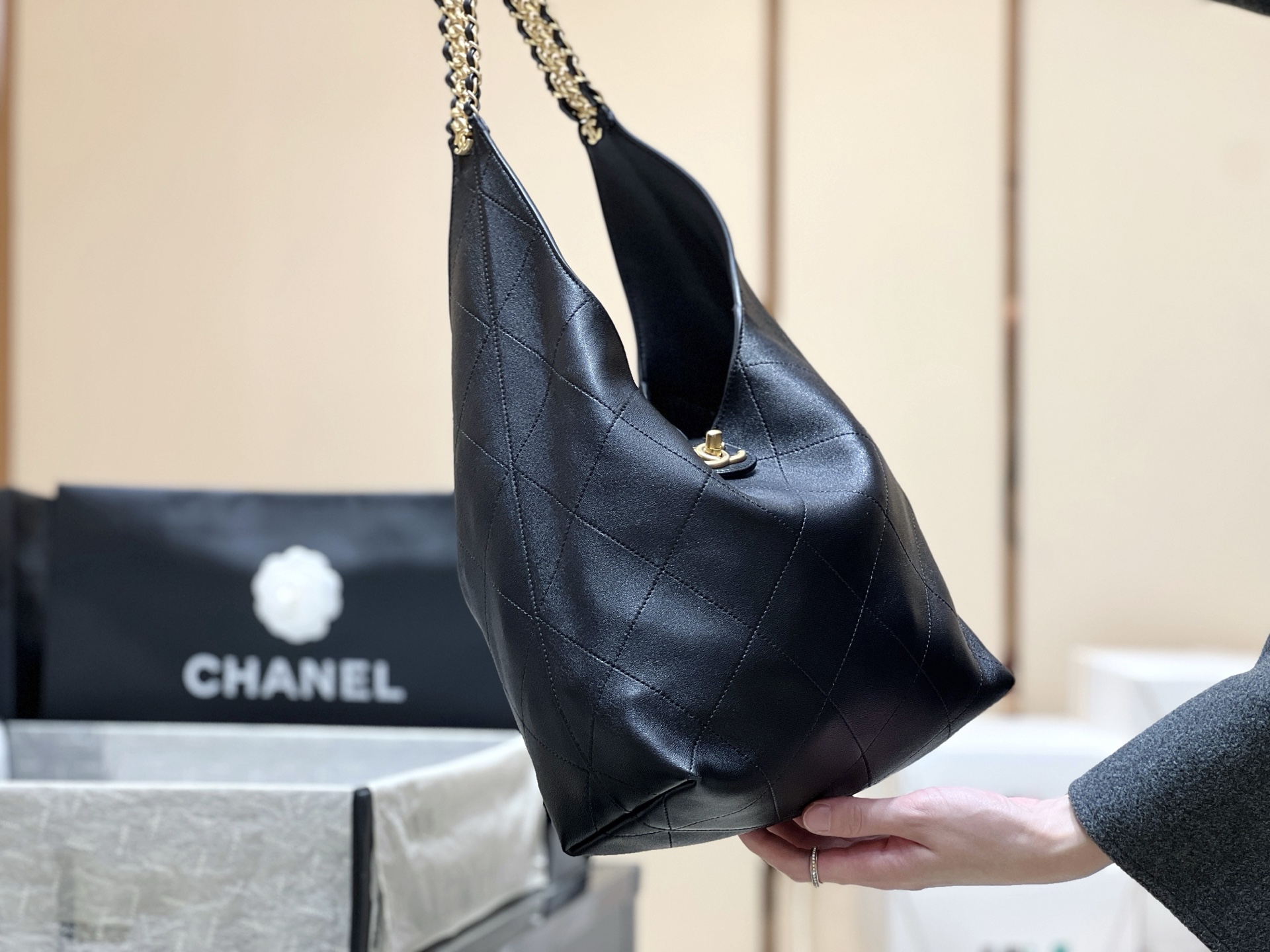 Chanel 25P Spring/Summer Preview Series Hono Hippie Bag AS5425