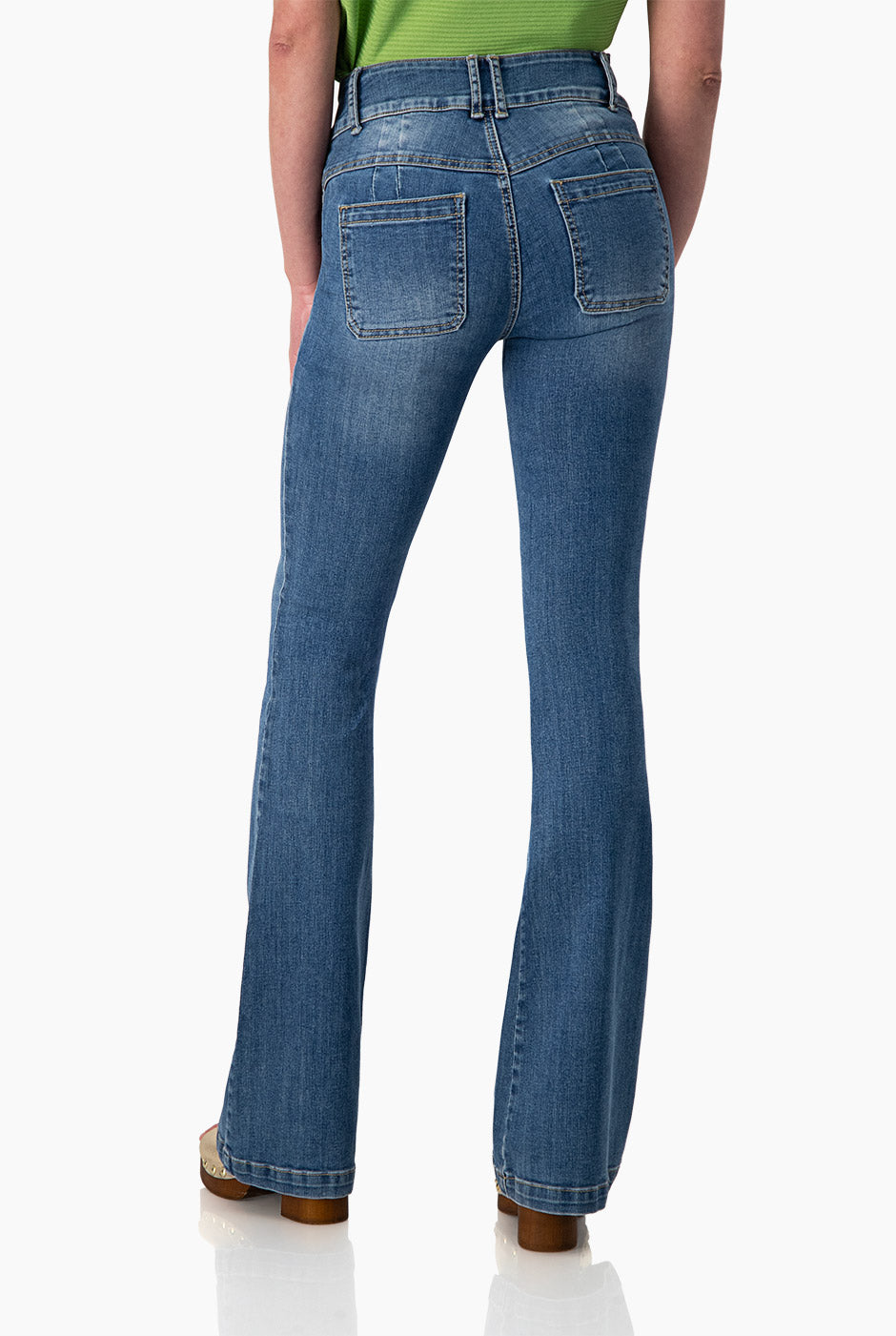 Jeans corte flare de doble boton