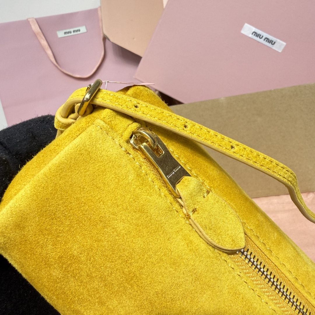 Miu Miu small bag 5NE851