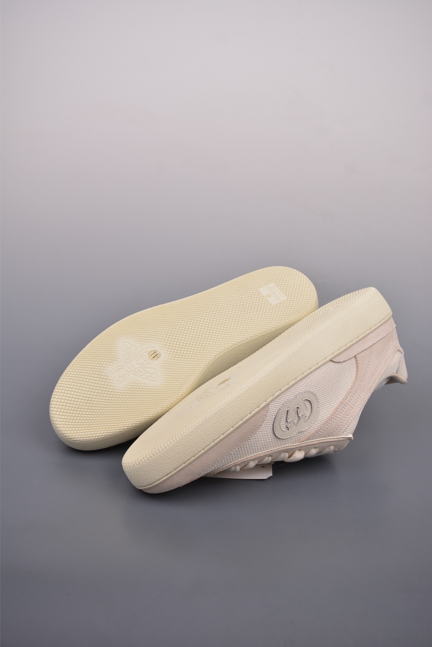 Gucci Interlocking G Suede Sneaker G74 off-white