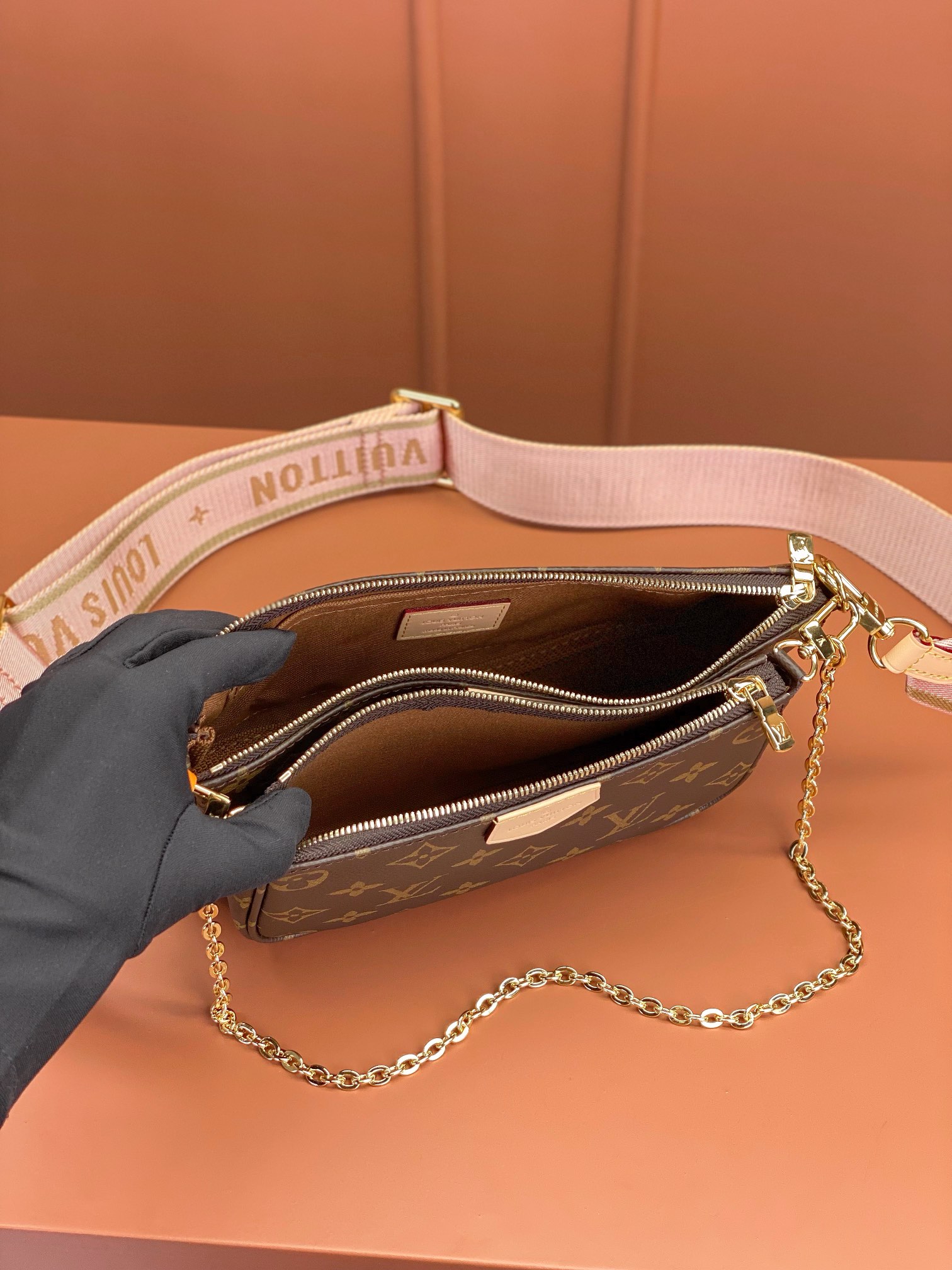 Louis Vuitton MULTI POCHETTE ACCESSORIES Handbag M44840
