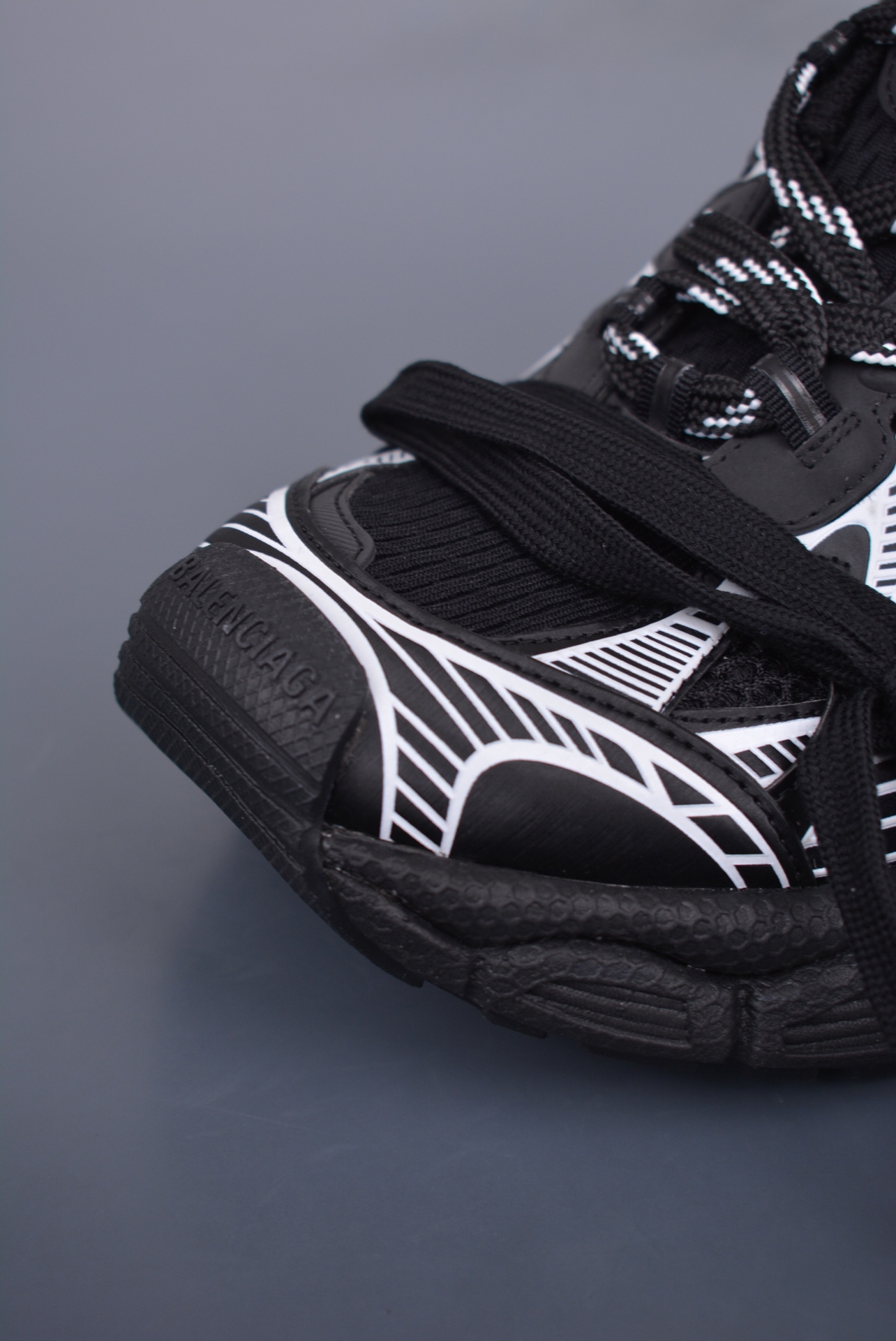 BALENCIAGA 3XL Sneakers Black and White