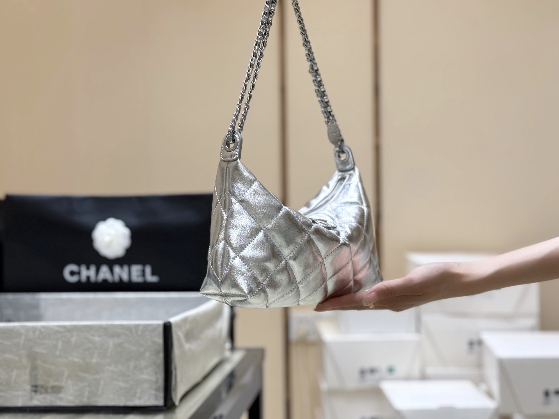 Chanel 25S spring and summer series hobo underarm bag AS5528 00118