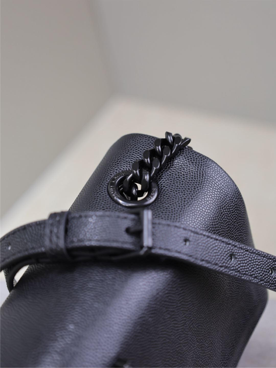 Yves Saint Laurent West Hollywood Chain Bag 738820
